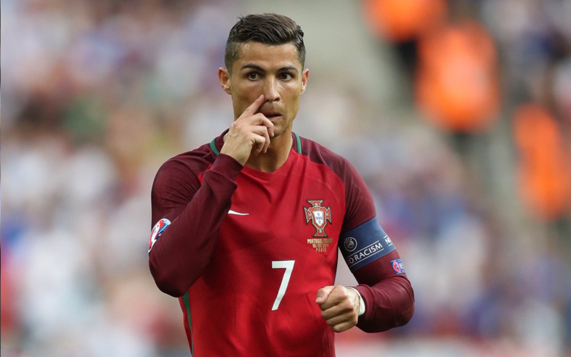 城市夜间慢跑活动，灯火亮丽中的运动时光，城市夜跑注意事项