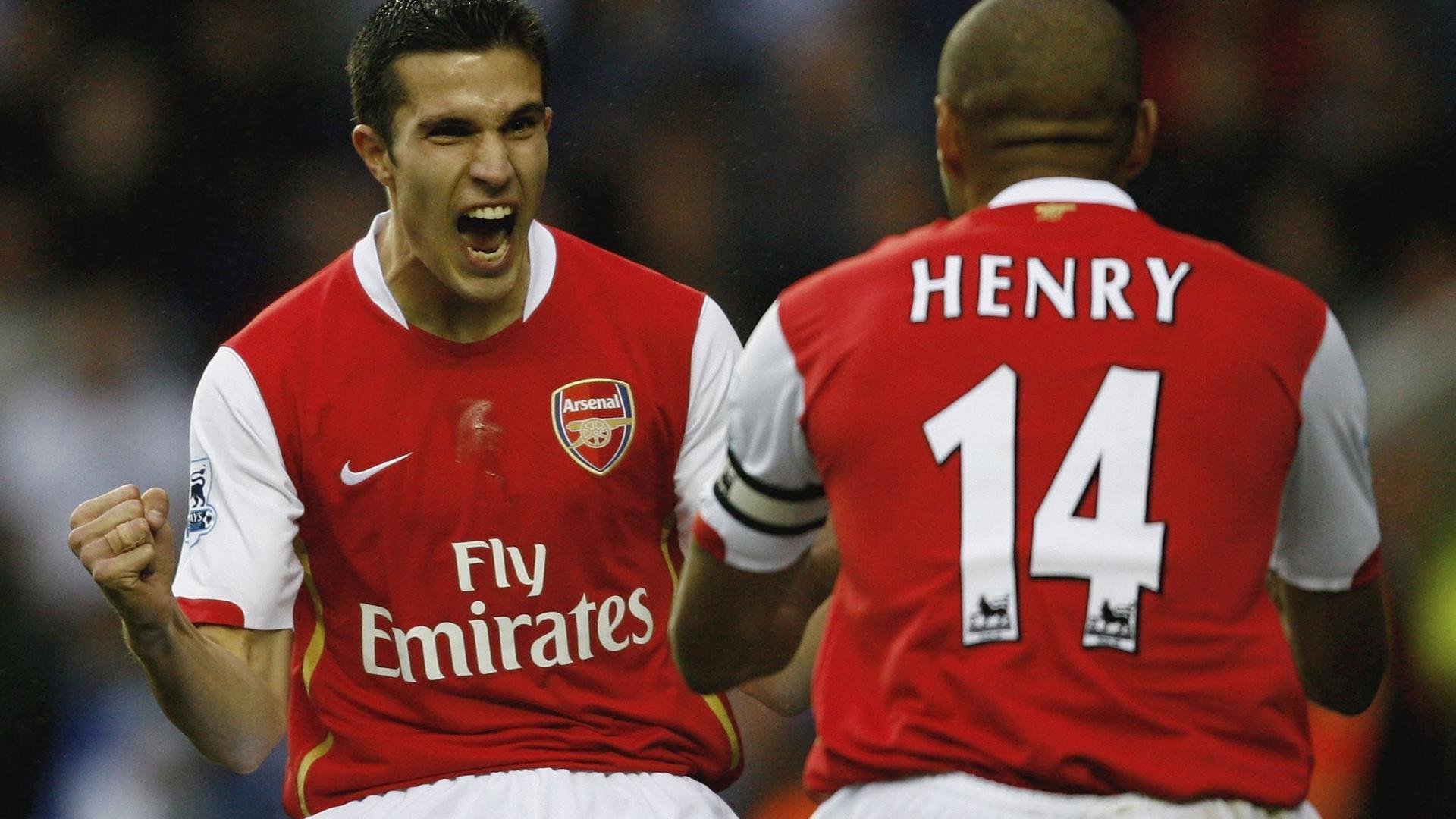 意大利职业足球队换帅，球迷反应褒贬不一，意大利足球队队员